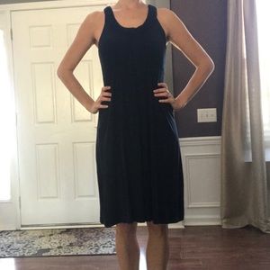 Black sleeveless dress